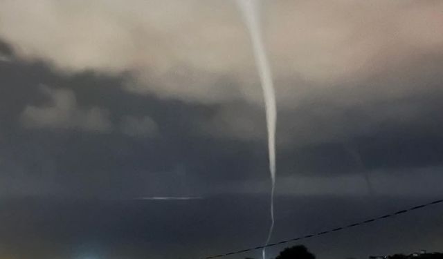 Kapısuyu Mahallesi’nde Fırtına ve Deniz Hortumu Kamerada