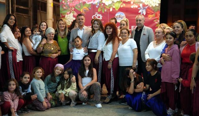 Kore Mahallesi'nde renkli şalvar gecesi