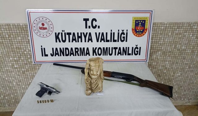 Kütahya'da Sağlık Tanrısı Asklepios Heykeli Ele Geçirildi