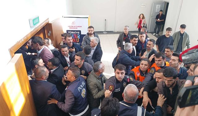 Malatya’da CHP kongresi karıştı