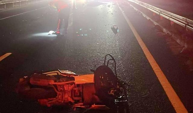 Manisa'da devrilen motosikletin sürücüsü hayatını kaybetti