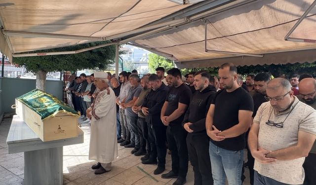 Menfezde cansız bedenleri bulunan arkadaşlar toprağa verildi