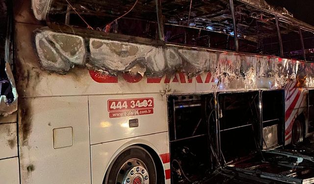 Osmaniye'de Yolcu Otobüsü Alev Alev