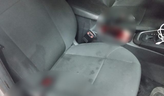 Otomobil içinde tartıştığı arkadaşını bıçakla yaraladı
