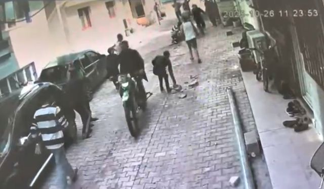 Park kavgasında kaldırım taşıyla saldırdılar