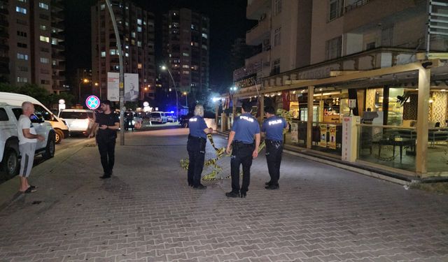 Pastaneye el bombası fırlattı