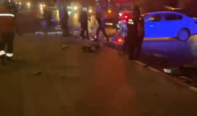 Sıkıştırılan şoför şerit değiştirirken kaza yaptı