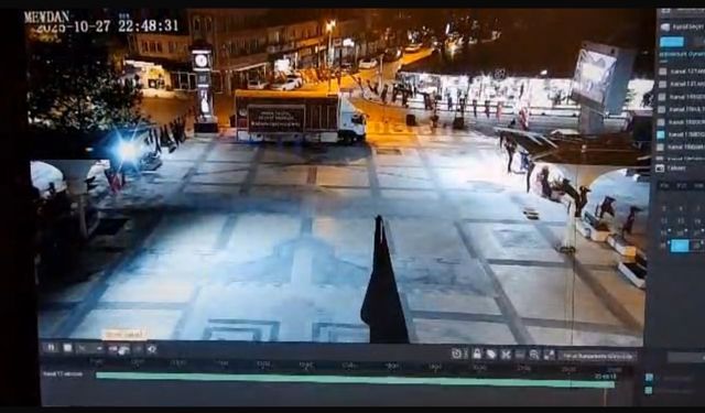 Sındırgı'da yıkılan binalar havadan görüntülendi