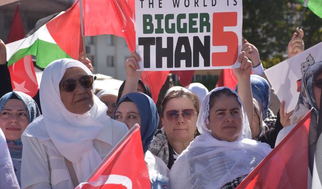 Sivaslı kadınlardan Filistin'e destek