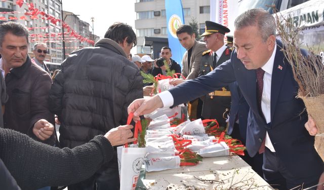 Sivas'ta Cumhuriyet'in İlanı İçin 21 Pare Top Atışı