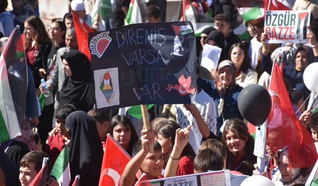 Sivas'ta öğrencilerden Filistin yürüyüşü