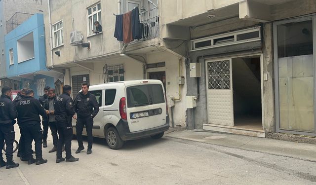 Tartıştığı husumetlisine bıçakla saldırdı