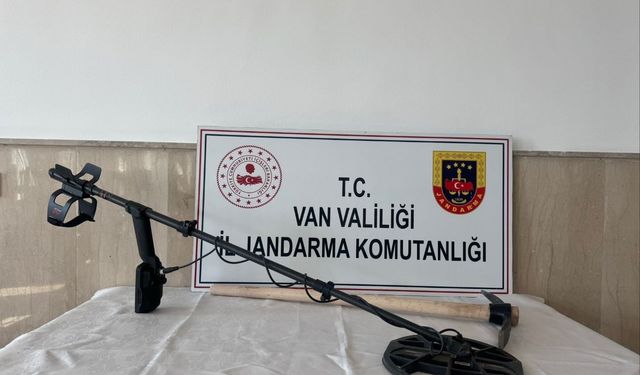 Van'da define arayan kişiler yakalandı