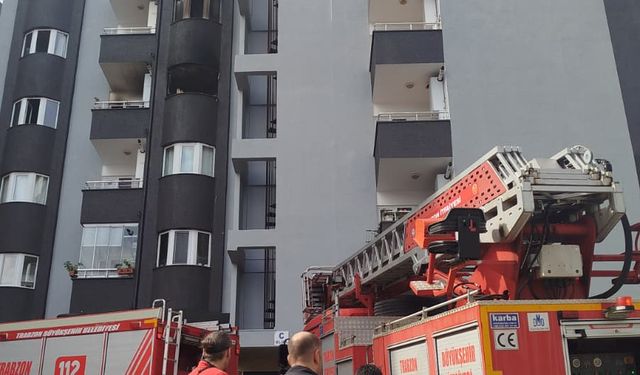 Yangını söndürmek isterken yaralandı