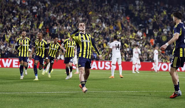 Fenerbahçe, Kayserispor'u Ağırlıyor