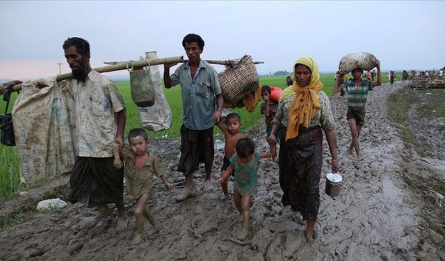Bangladeş Başdanışmanı Yunus’tan Rohingya Geri Dönüş Çağrısı