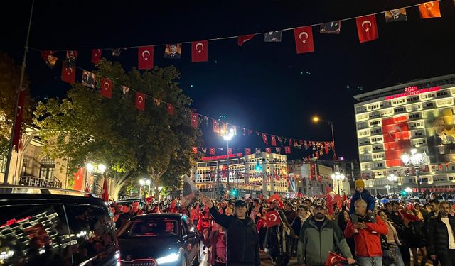 Başkent’te gece fener alayıyla aydınlandı