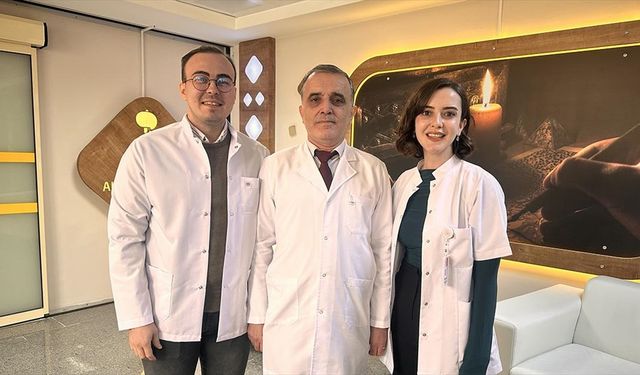 Doktor baba, kızı ve damadı aynı hastanede çalışıyor