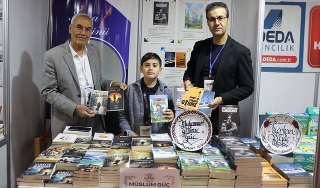 Elazığlı Üç Kuşak Yazar Aynı Stantta