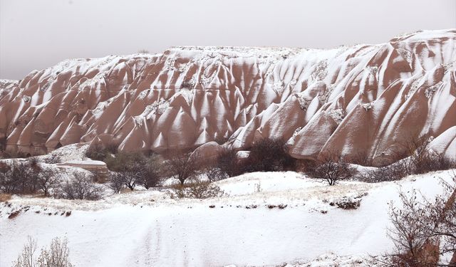 Kapadokya'da mevsimin ilk karı yağdı
