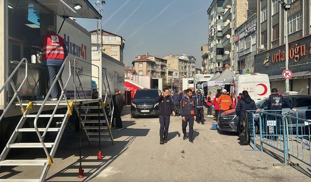 Kocaeli'de 7 katlı apartmanın çöktü