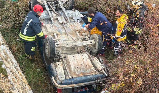 Konya'da Otomobil Şarampole Devrildi