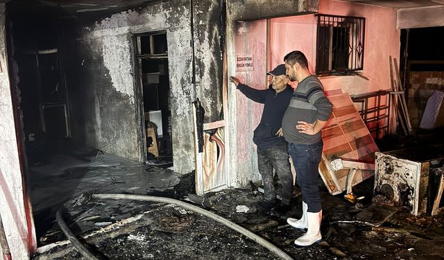 Balıkesir'deki tavuk çiftliğinde yangın: Binlerce civciv öldü