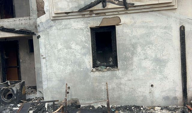 Bozcaada'da bir otel alev aldı