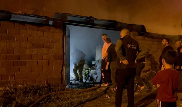 Bursa'da korkutan depo yangını