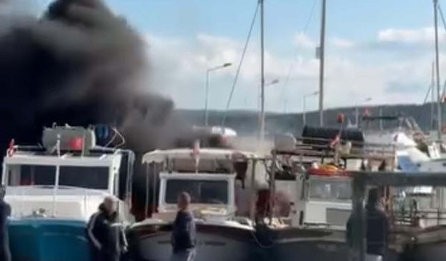 Çeşme'de 7 tekne alev alev yandı