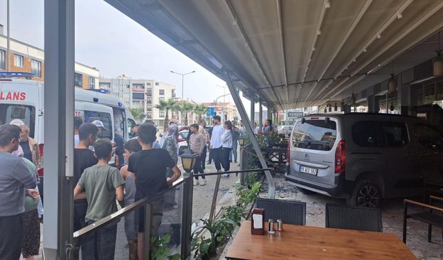 Çocuk sürücü restorana daldı