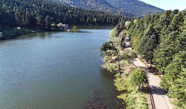 Gölcük Tabiat Parkı görsel şölen sundu