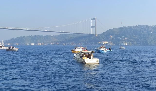 İstanbul Boğazı'nda sis etkisini gösteriyor