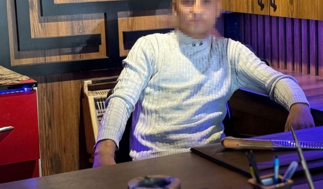 İzmir'de belediye binasına taşlı saldırı