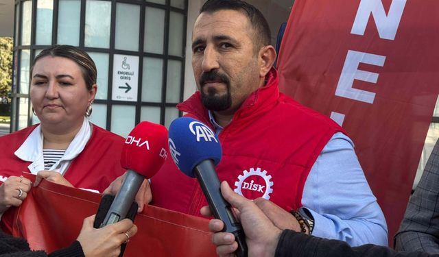 İzmir'de Büyükşehir Belediyesi İşçileri 2 Gündür Eylemde