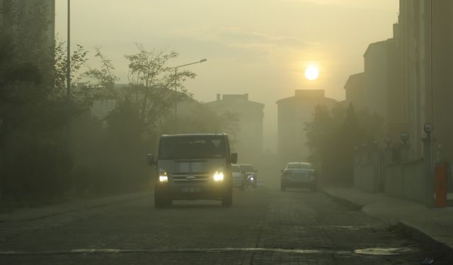 Keşan'da güne sisle başladı
