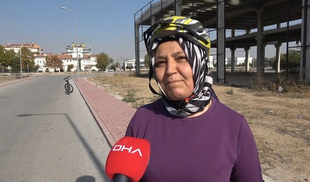 Konyalı kadınlar, bisiklet sürmeyi öğreniyor