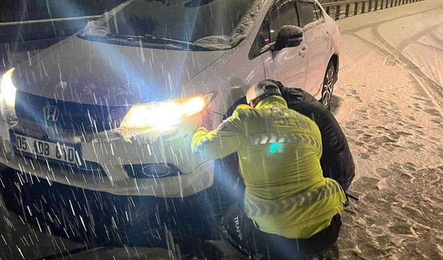 Malatya'da 33 Kişi Karda Mahsur Kaldı