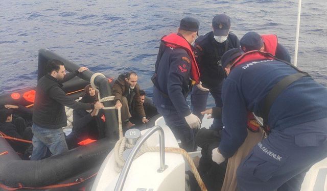 Marmaris açıklarındaki göçmenler kurtarıldı