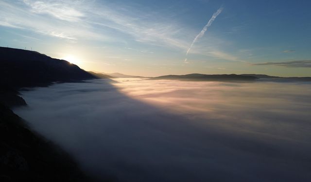 Muğla'da sis, eşsiz manzara oluşturdu