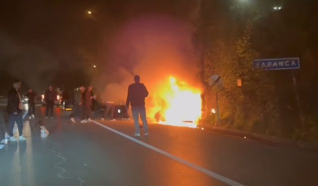 Otomobil ile Çarpışan Motosiklet Yandı