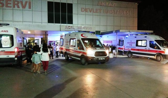 Sakarya'da ticari araçlar çarpıştı