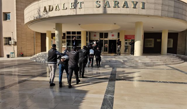 Şanlıurfa'da silahlı alacak kavgası