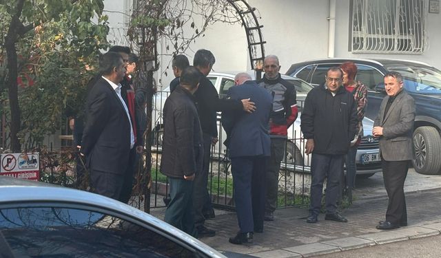 Şehit pilot Cüneyt Kandemir'in baba evinde yas