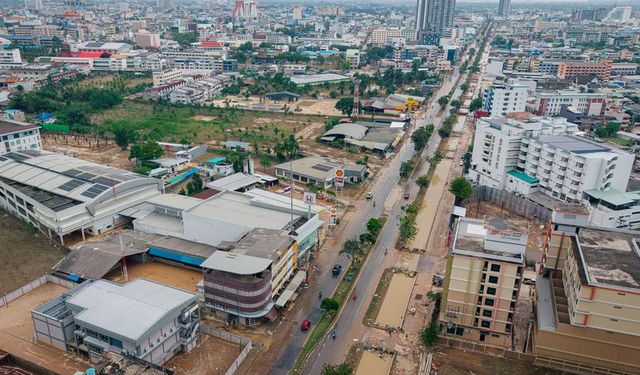 Tayland'da sel nedeniyle yaşamını yitirenlerin sayısı yükseldi