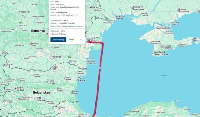 Ukrayna'da isabet alan Türk gemisinde yangın: Mürettebat tahliye edildi