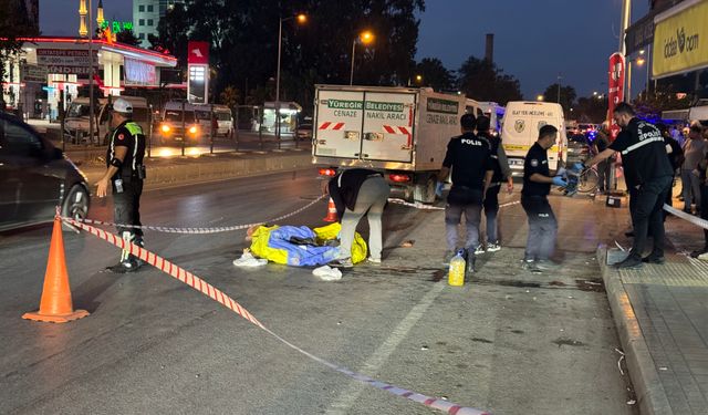 Yolun karşısına geçen yaaya kamyon çarptı