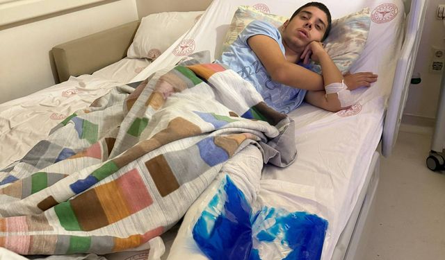 Yolun karşısına geçen yayaya otomobil çarptı