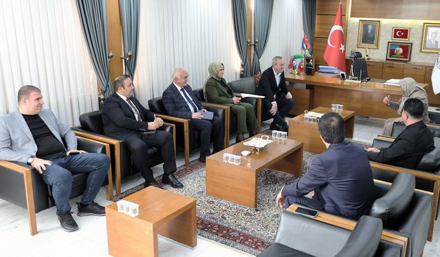 Sivas’ta Başkan Uzun Halk Günü Buluşmasında Vatandaşlarla Buluştu