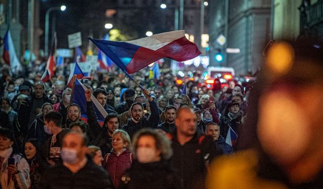 Çekoslovakya'nın Kansız Devrimi: Kadife Devrimi